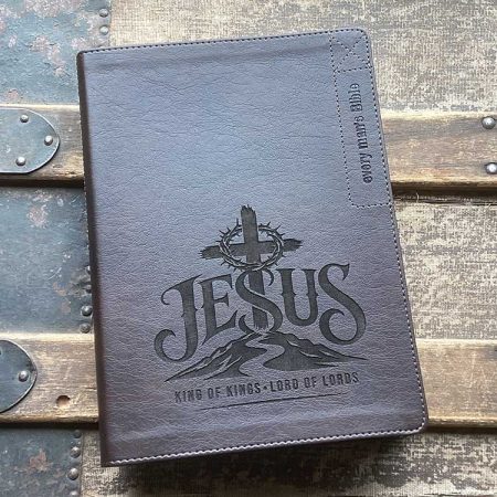 NLT Every Man's Bible